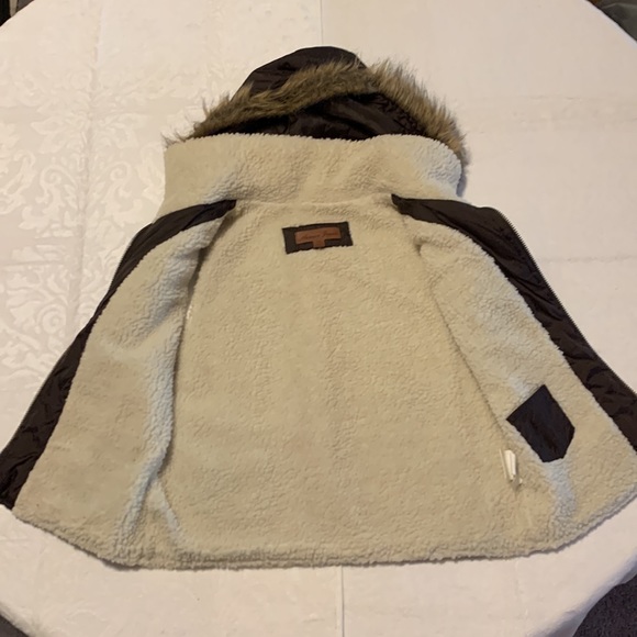 Ladies vest Sherpa lining inside brown canvas exterior material. - Picture 2 of 4